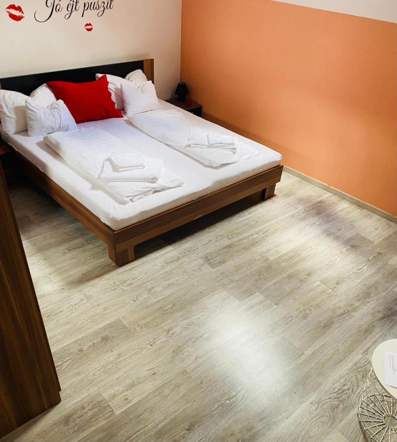 Apartmán R-andi Feszek