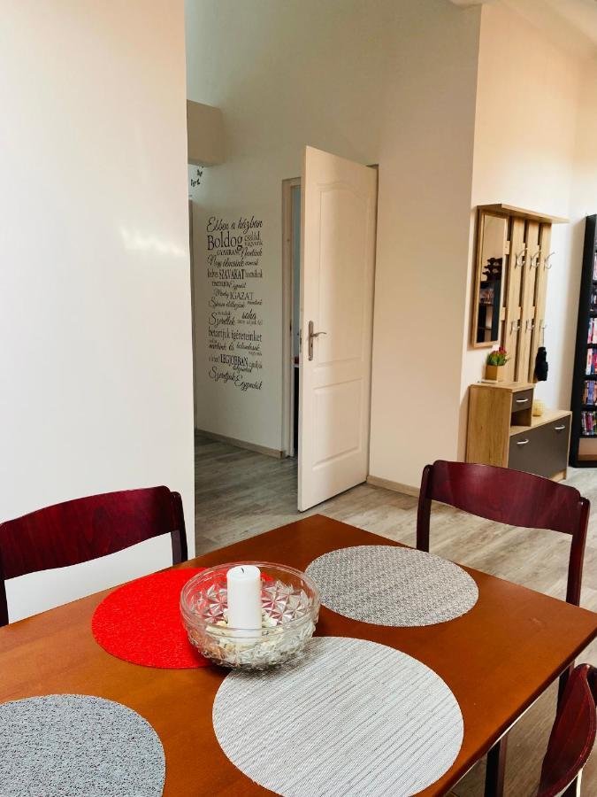 Apartmán R-andi Feszek *