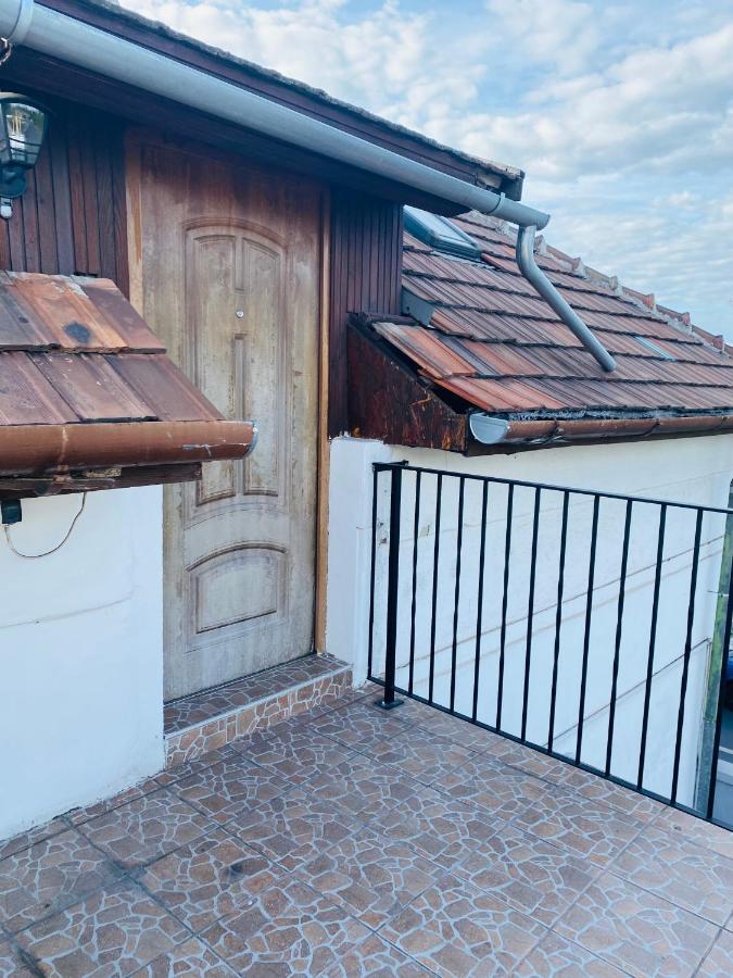 R-andi Feszek Apartament *